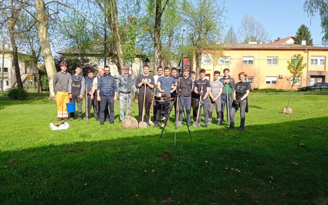 Obnova školskog okoliša: Sadnja stabala u sklopu projekta “Mapirajmo parkove”